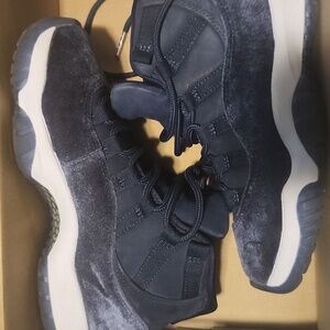 Hardly worn, Kid Jordan 11's